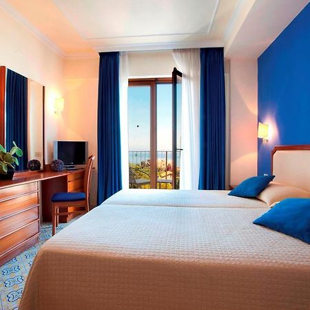 Hotel Tirrenia Sorrento Eksteriør bilde