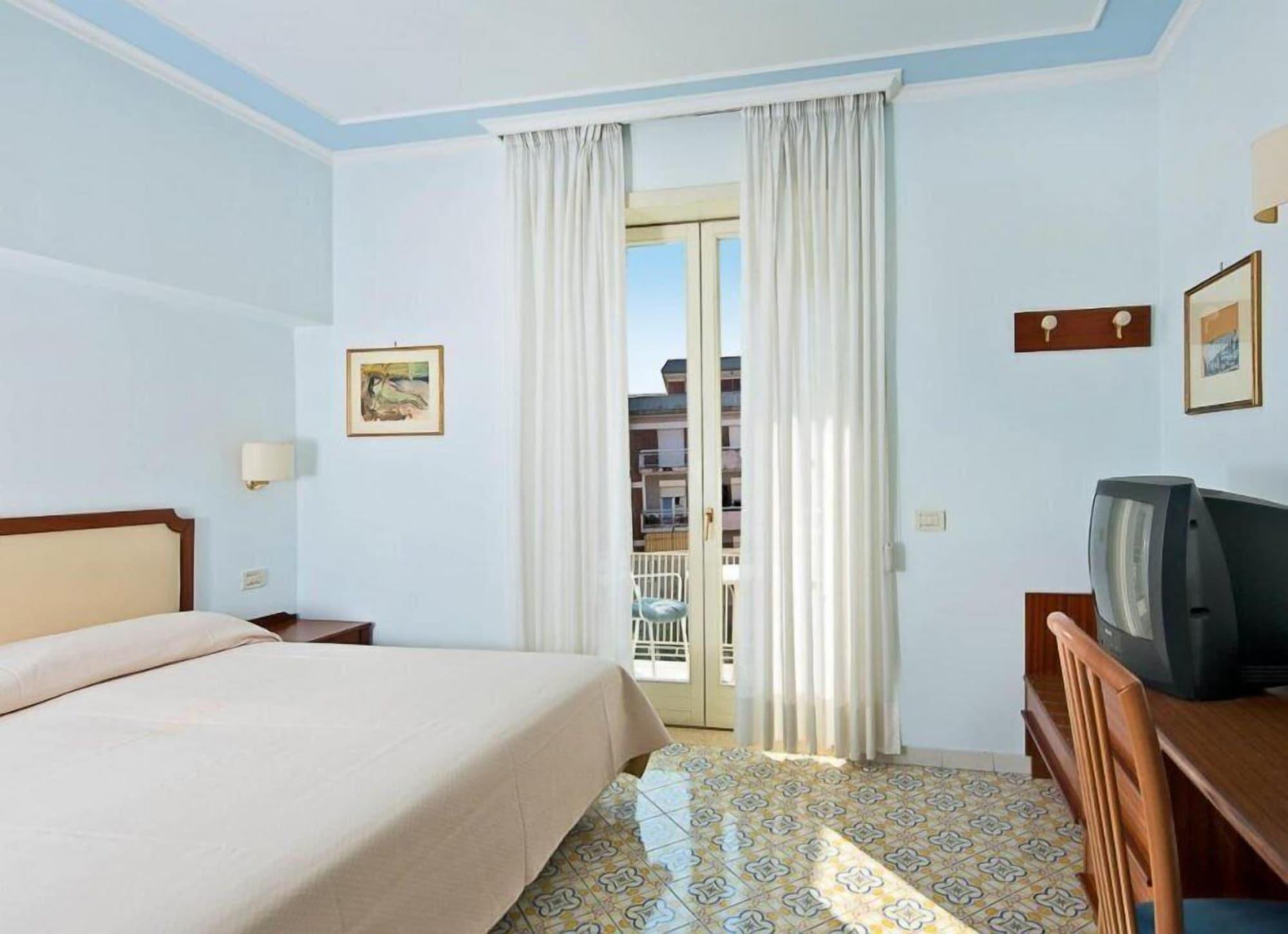 Hotel Tirrenia Sorrento Eksteriør bilde