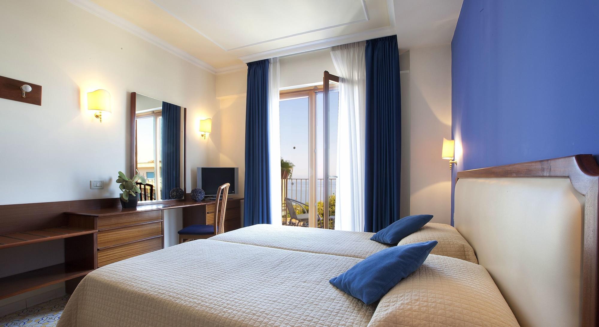 Hotel Tirrenia Sorrento Eksteriør bilde