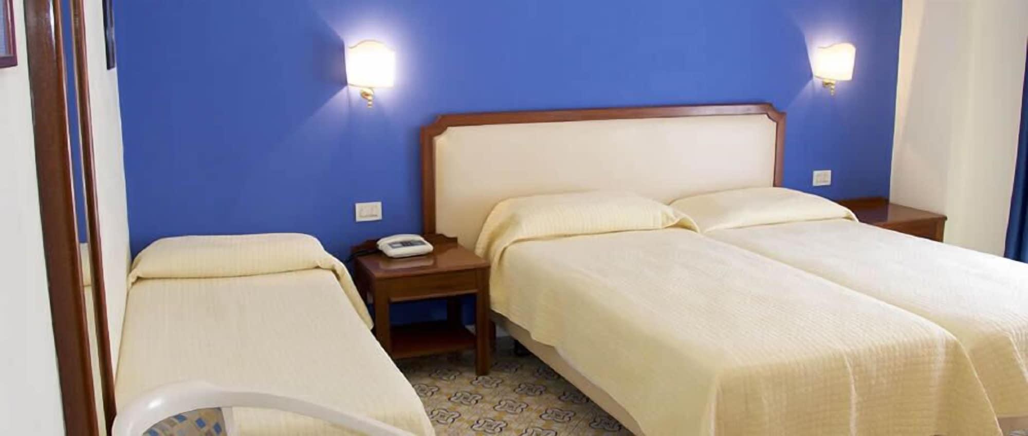 Hotel Tirrenia Sorrento Eksteriør bilde