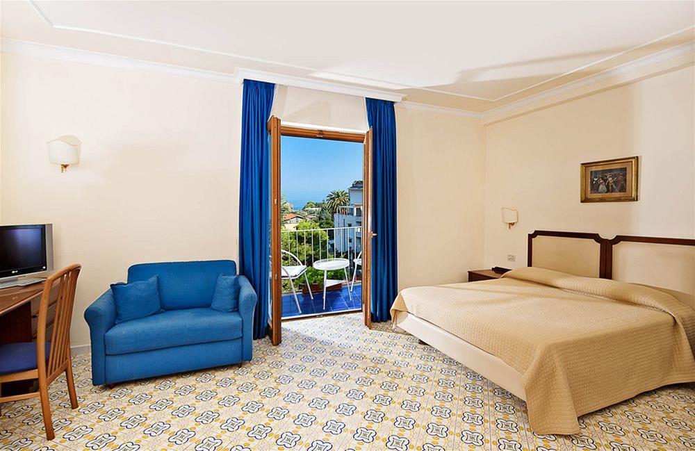 Hotel Tirrenia Sorrento Eksteriør bilde