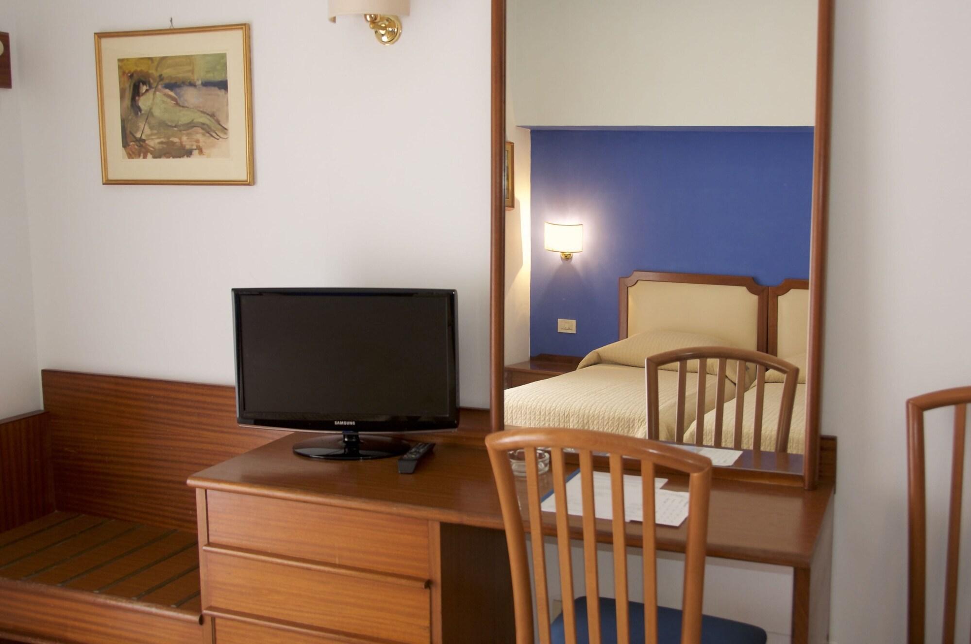 Hotel Tirrenia Sorrento Eksteriør bilde